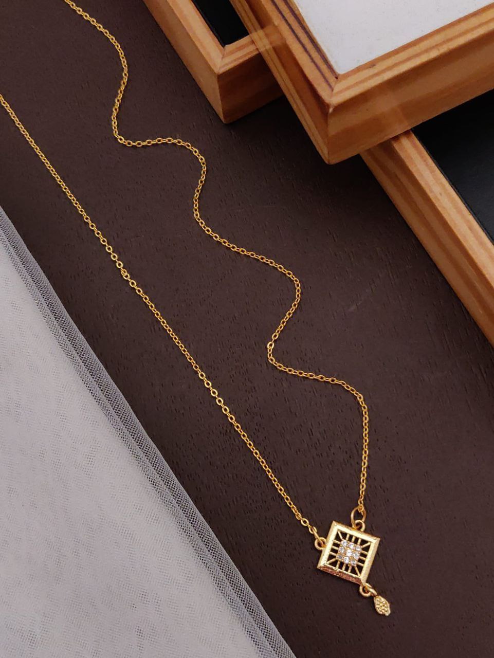 Aishwarya Pendant Chain - Wortica