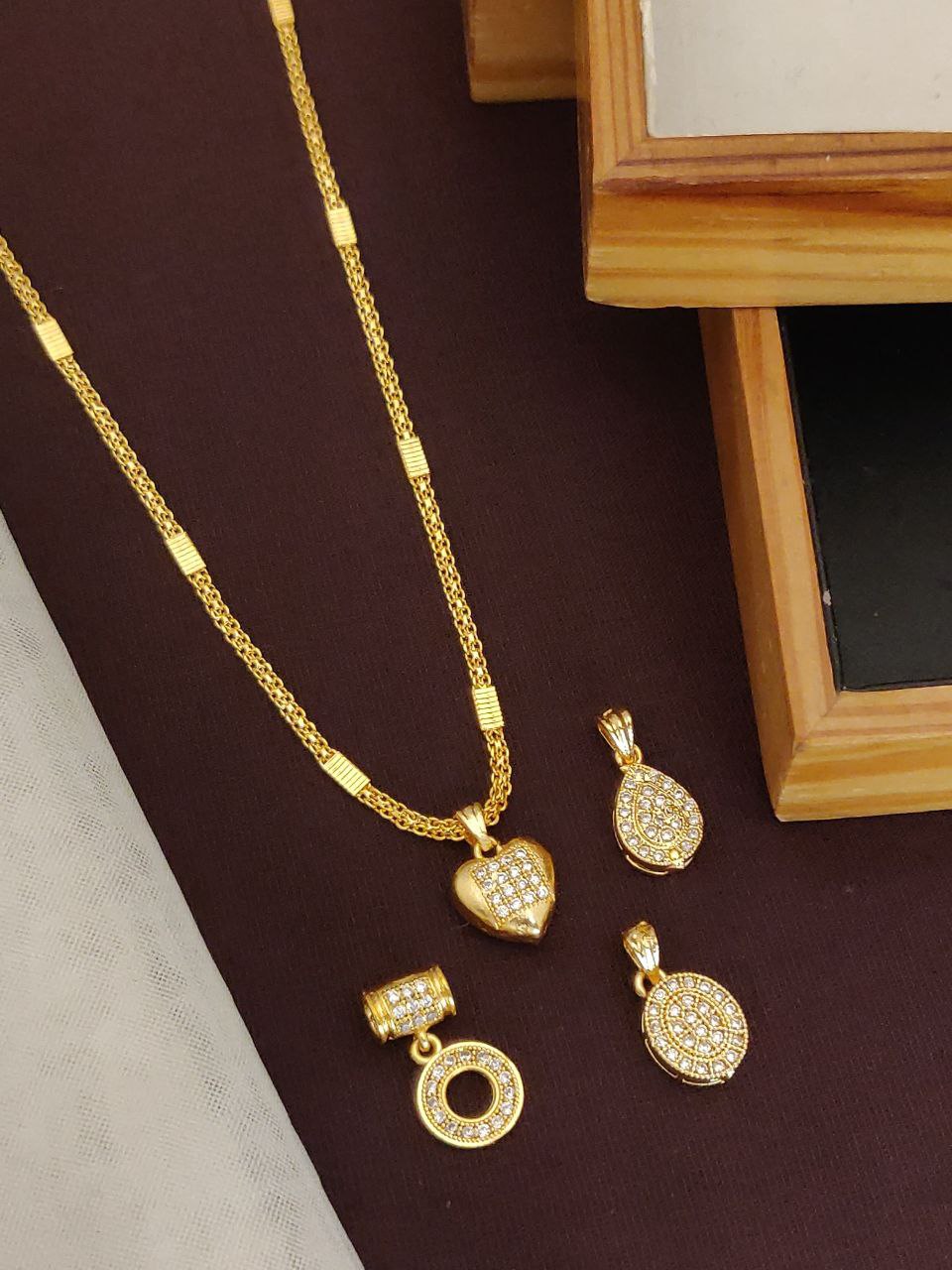 Madhubala Pendant Chain - Wortica