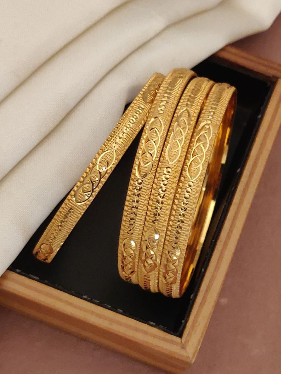 Anushka Bangle (4 Pis) - Wortica
