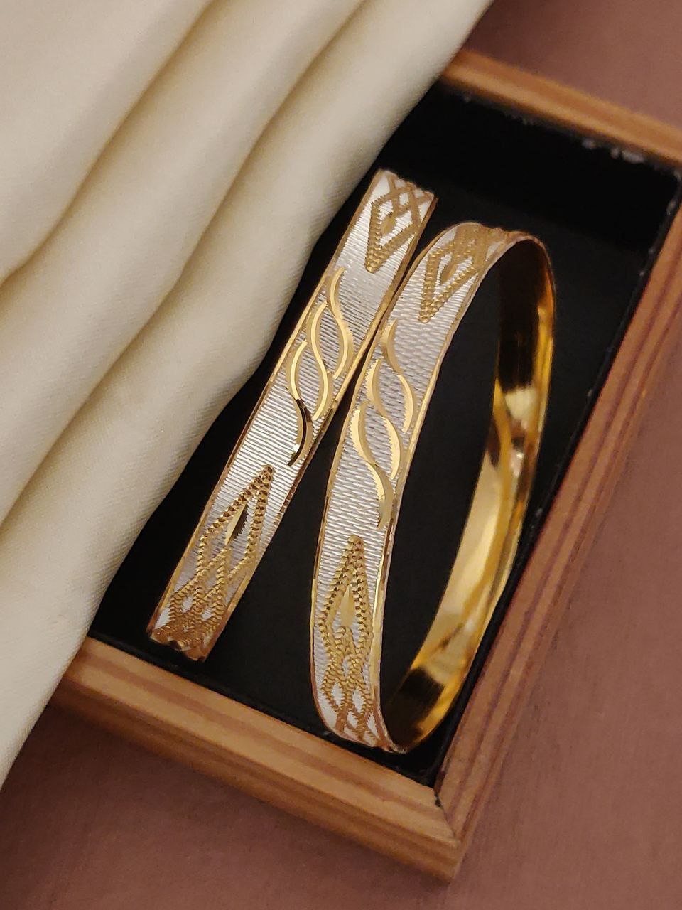 Sushmita Bangle (2 Pis) - Wortica