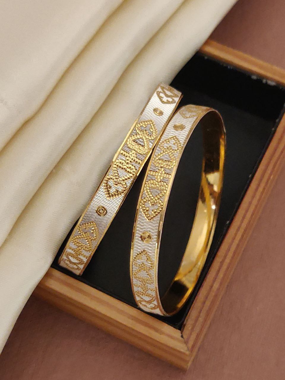 Ananya Bangle (2 Pis) - Wortica
