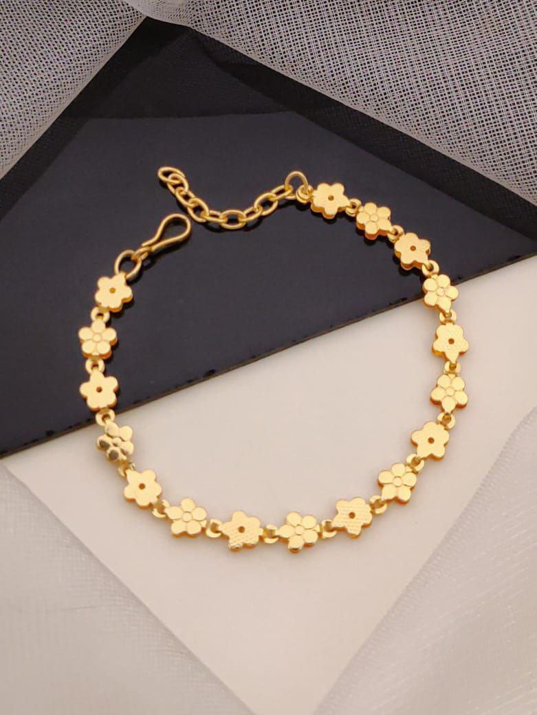 Aishwarya Lekshmi bracelet - Wortica