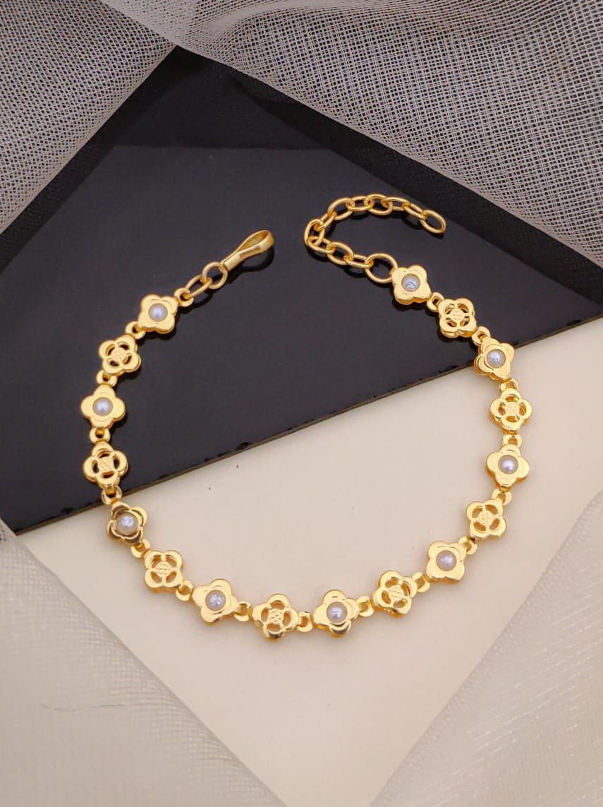 Shalini Pandey bracelet - Wortica