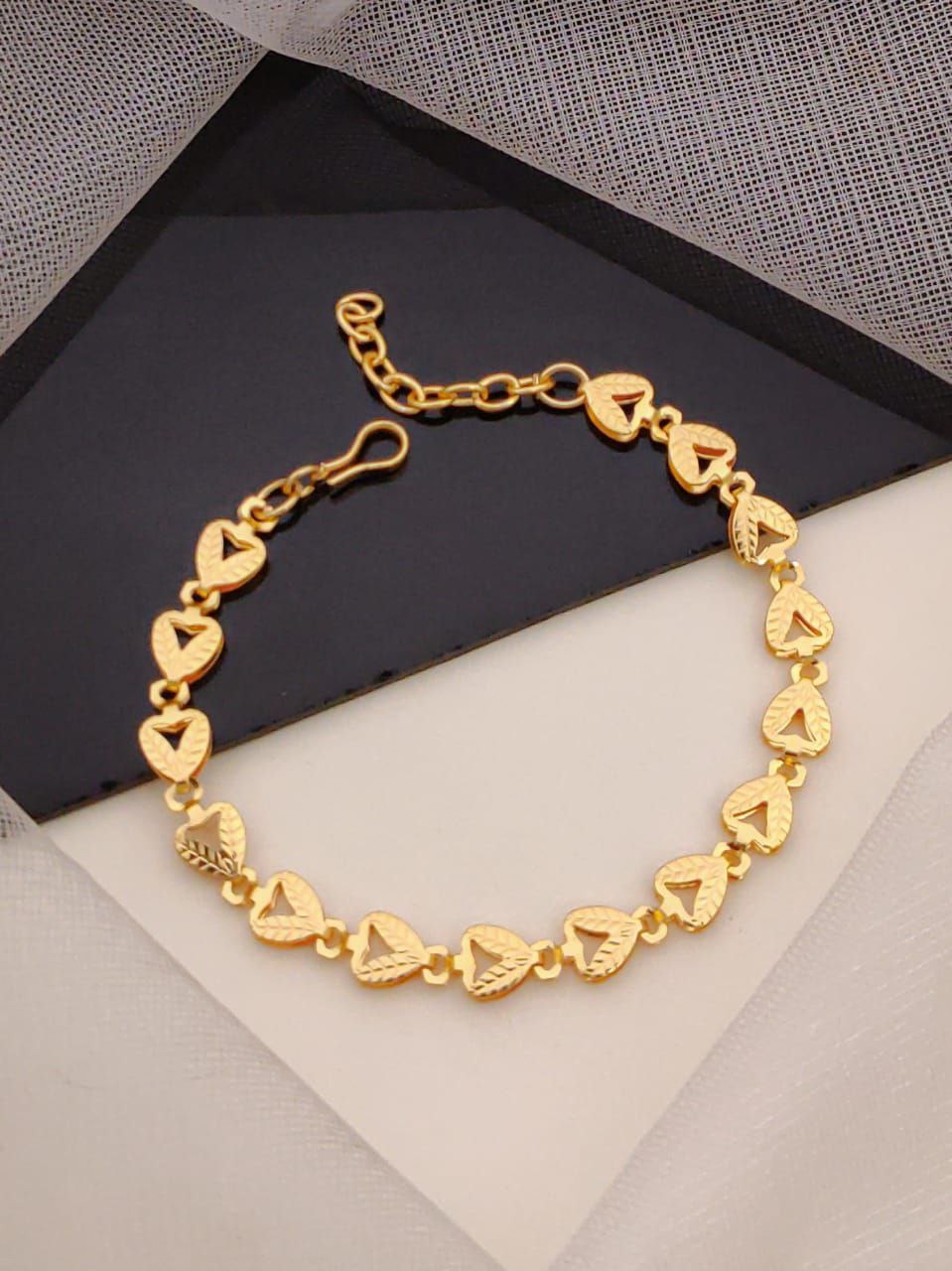 Priyanka Chopra bracelet - Wortica