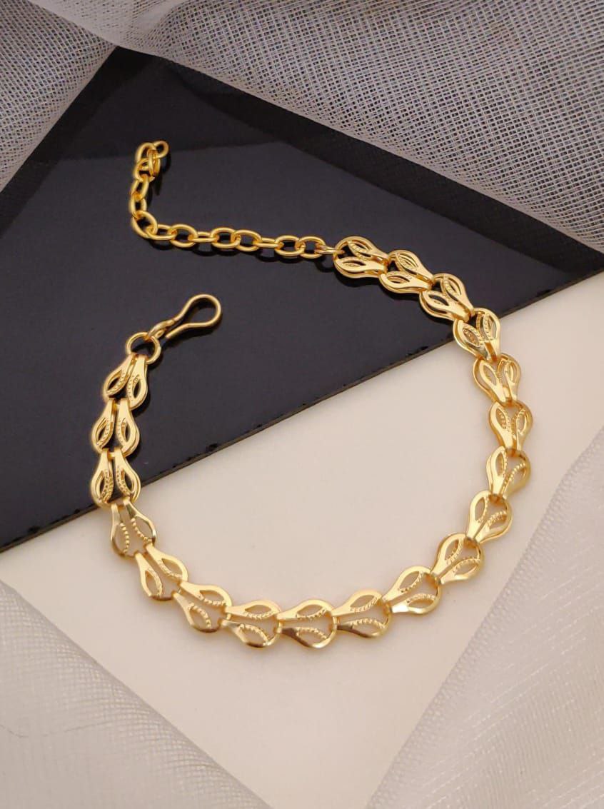 Kareena Kapoor bracelet - Wortica