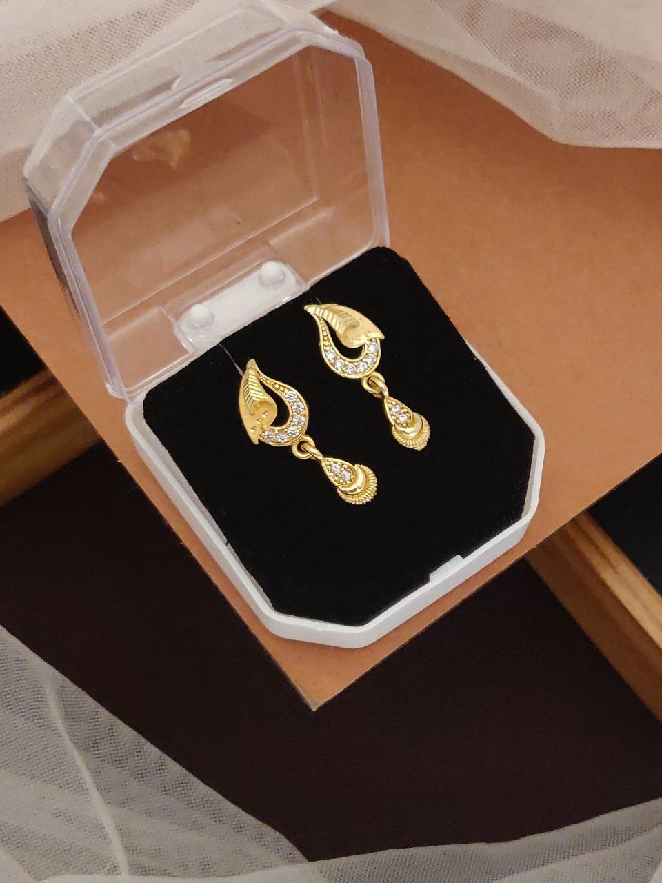 Shalini Pandey Earing - Wortica