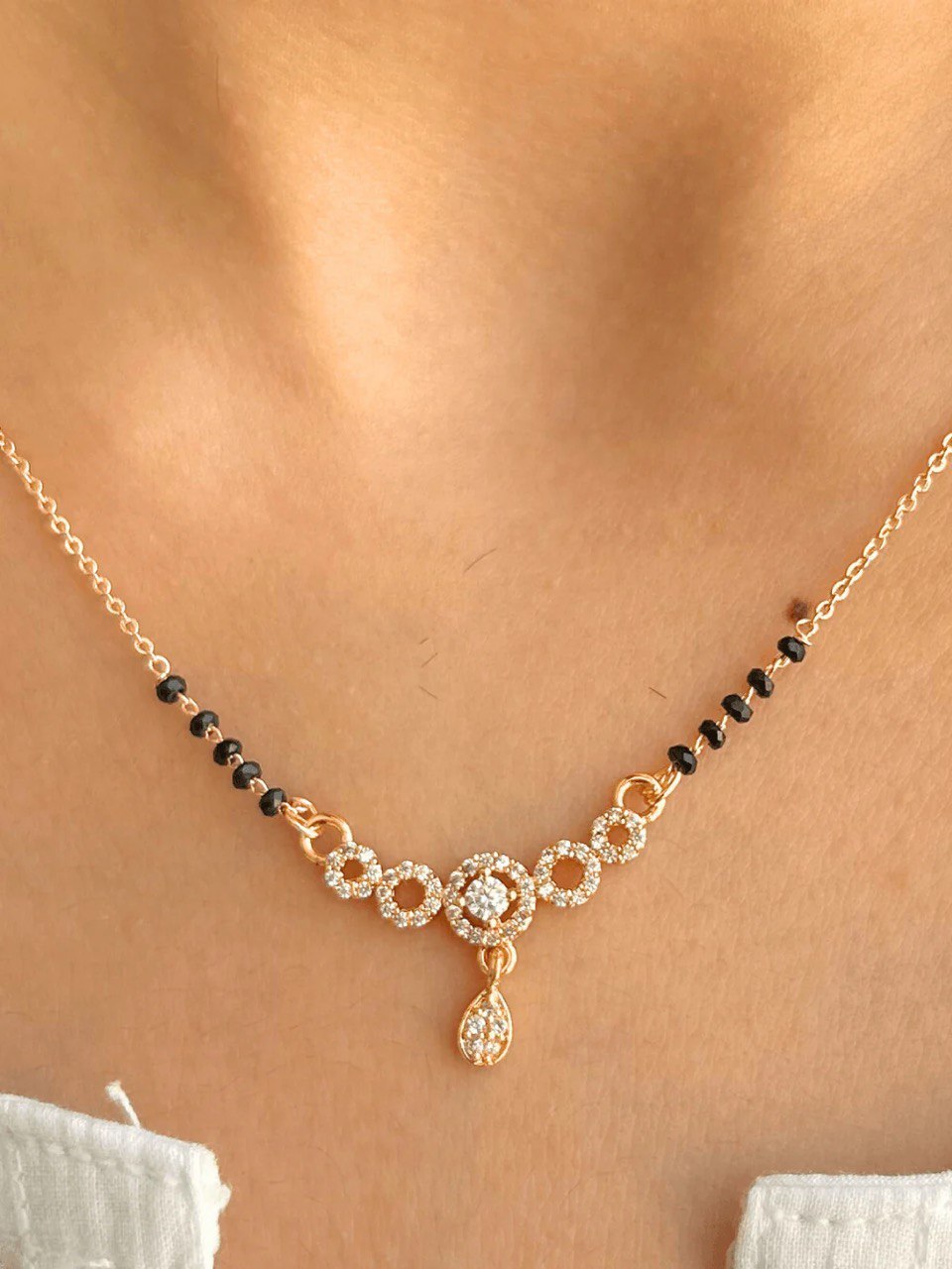 Seema Biswas Mangalsutra - Wortica