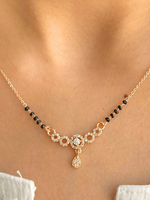 Seema Biswas Mangalsutra - Wortica