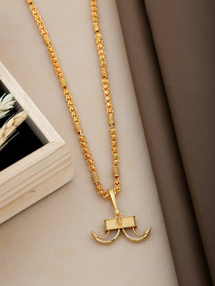 Elegant Gold Pendant Chain for Modern Men