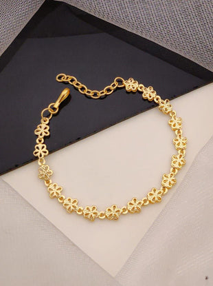 Mrunal Thakur bracelet - Wortica