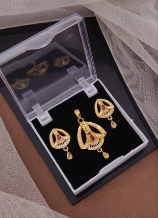 Krithi Sharma Pendal Set - Wortica