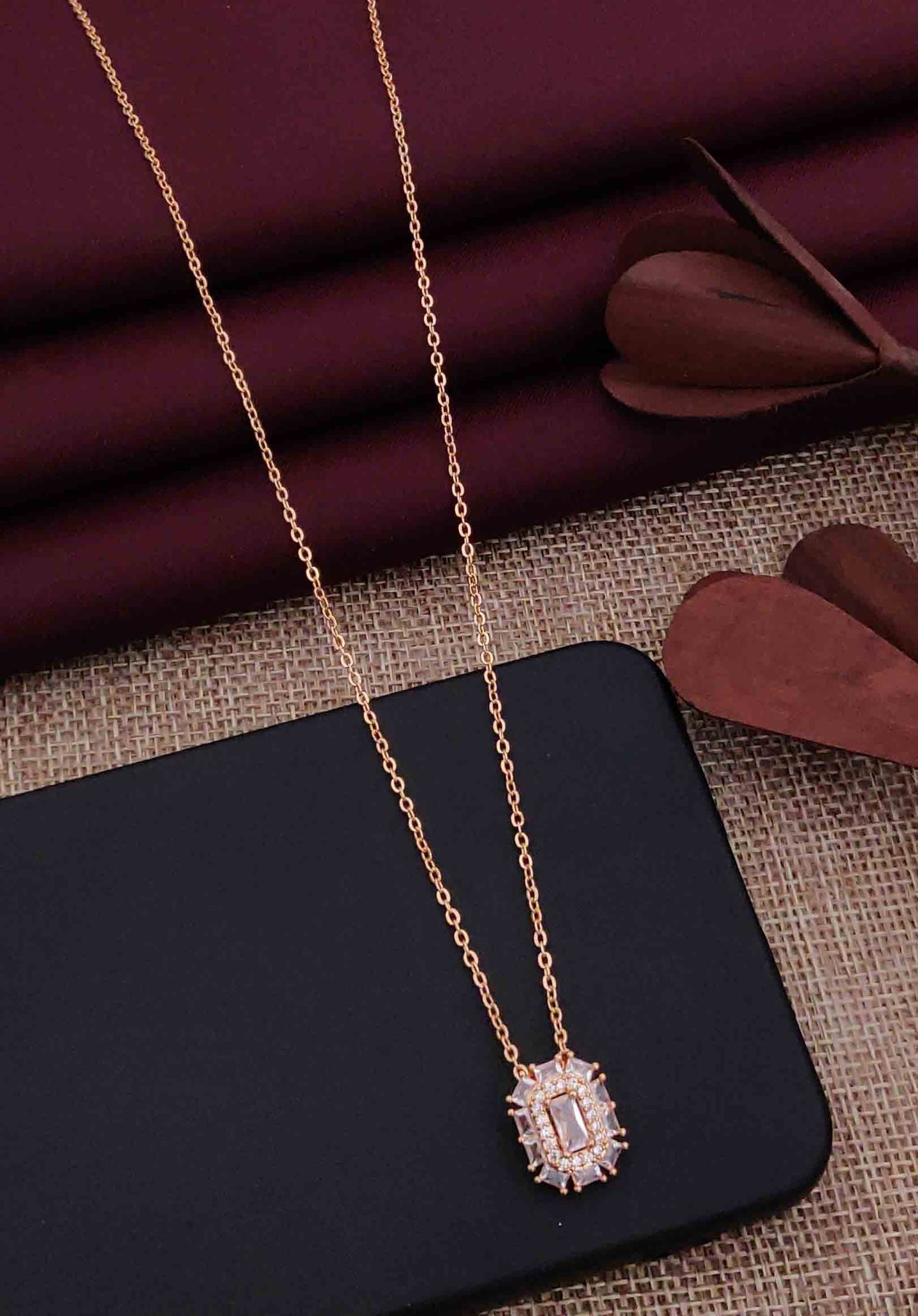 Sameera Reddy Pendal Chain - Wortica